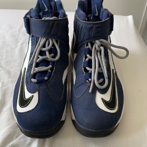 Nike unisex kids shoes